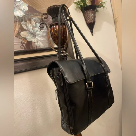 Buxton please check all picture of condition - Picture 4 of 17